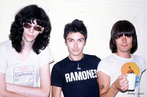 DEE DEE RAMONE . com *}*